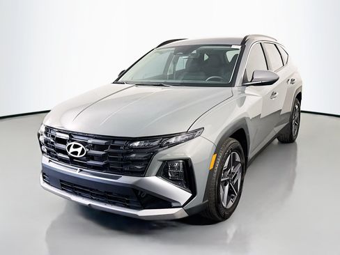 Used 2025 Hyundai Tucson SEL FWD image 4