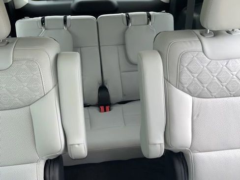 Used 2025 Ford Explorer Platinum w/ Ultimate Package image 31