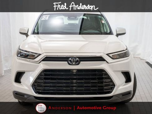 Certified 2024 Toyota Grand Highlander FWD image 2