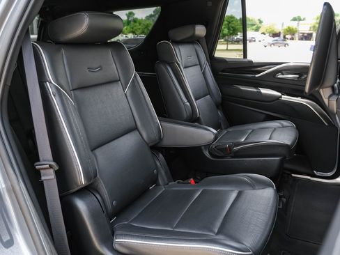 Used 2021 Cadillac Escalade Sport w/ Driver Assist Tech Package AWD/4WD image 35