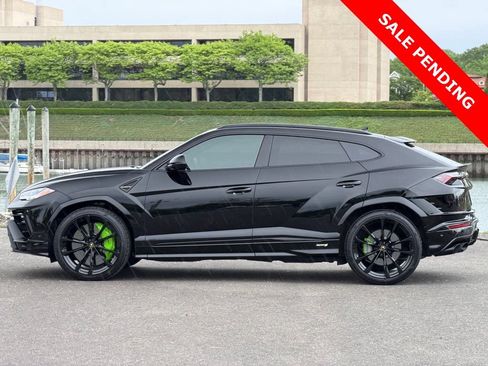 Used 2024 Lamborghini Urus S AWD/4WD image 2