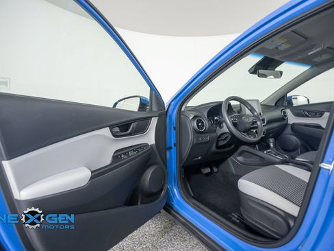 Used 2022 Hyundai Kona SE AWD/4WD image 11