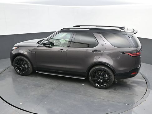 Used 2025 Land Rover Discovery Dynamic SE AWD/4WD image 32