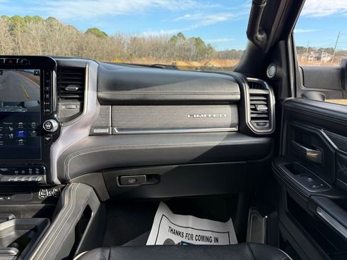 Used 2019 RAM 2500 Limited image 33