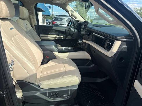 Used 2023 Ford Expedition Platinum AWD/4WD image 38