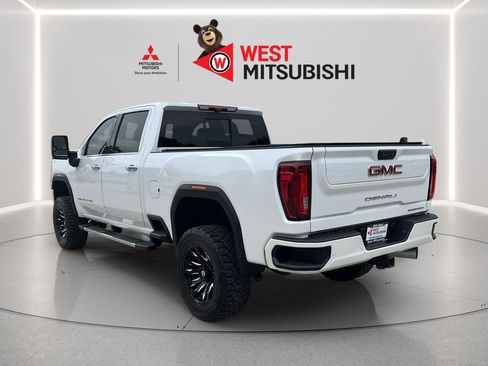 Used 2022 GMC Sierra 3500 Denali w/ Technology Package AWD/4WD image 4
