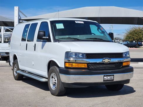 Used 2024 Chevrolet Express 2500 w/ Driver Convenience Package image 3