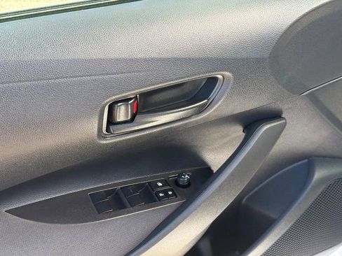 Used 2025 Toyota Corolla LE FWD image 18