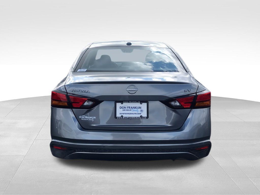 Used 2024 Nissan Altima 2.5 SV FWD image 7