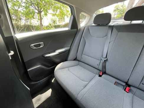 Used 2025 Kia K4 FWD image 38
