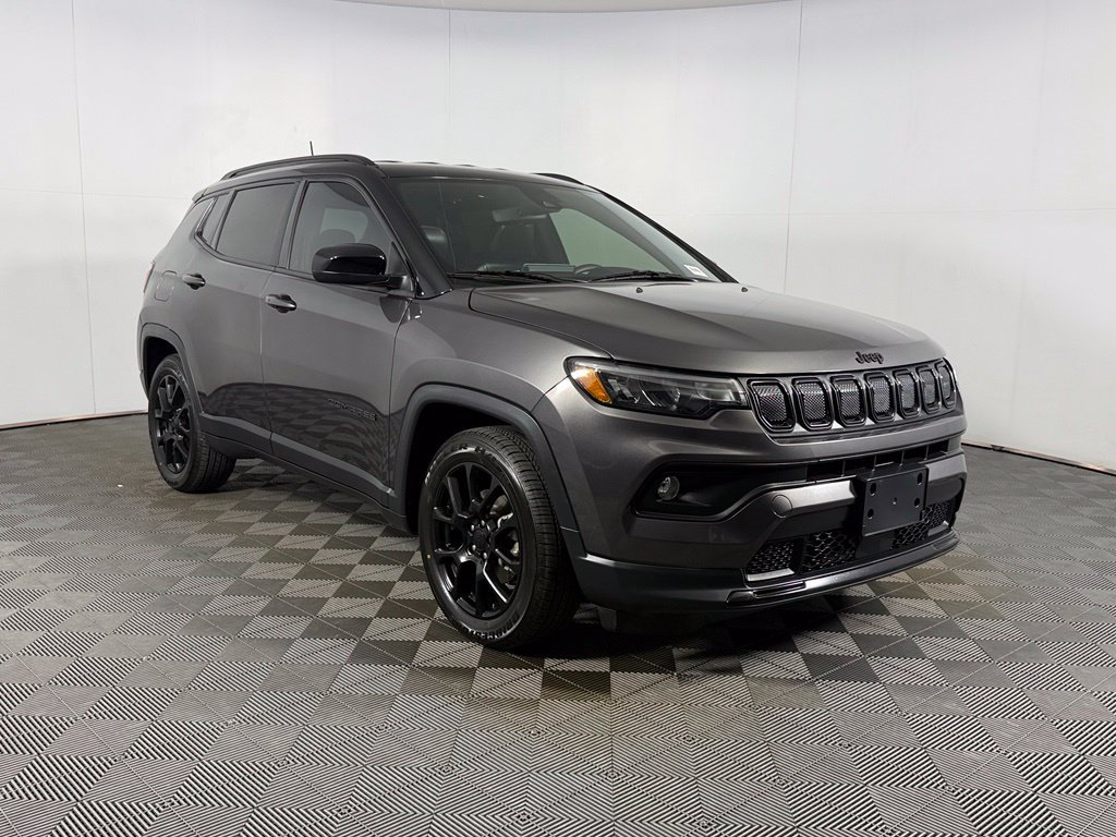 Used 2022 Jeep Compass Latitude FWD image 5