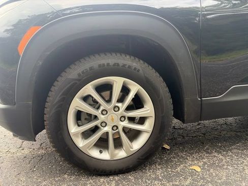 Used 2024 Chevrolet TrailBlazer LS w/ LS Convenience Package AWD/4WD image 4