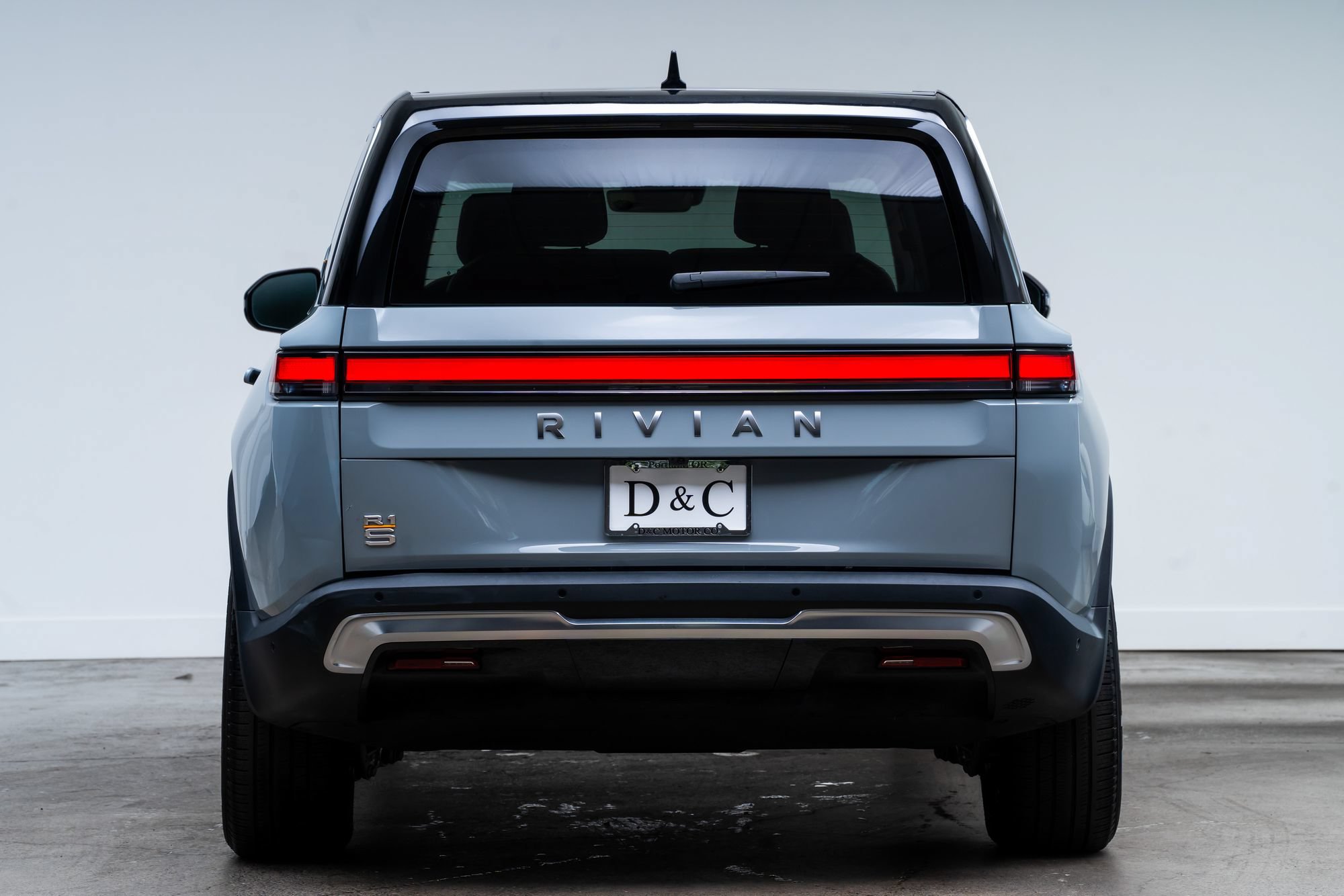Used 2023 Rivian R1S Adventure Quad AWD/4WD image 6