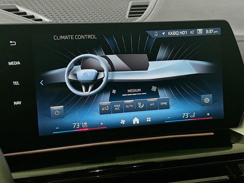 Used 2025 BMW X2 xDrive28i image 23