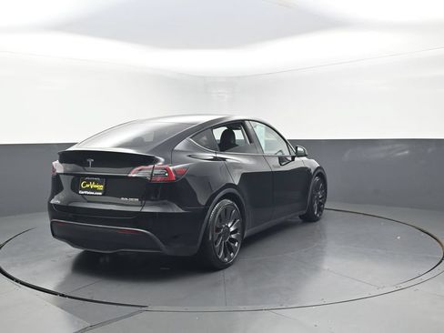 Used 2023 Tesla Model Y Performance AWD/4WD image 3