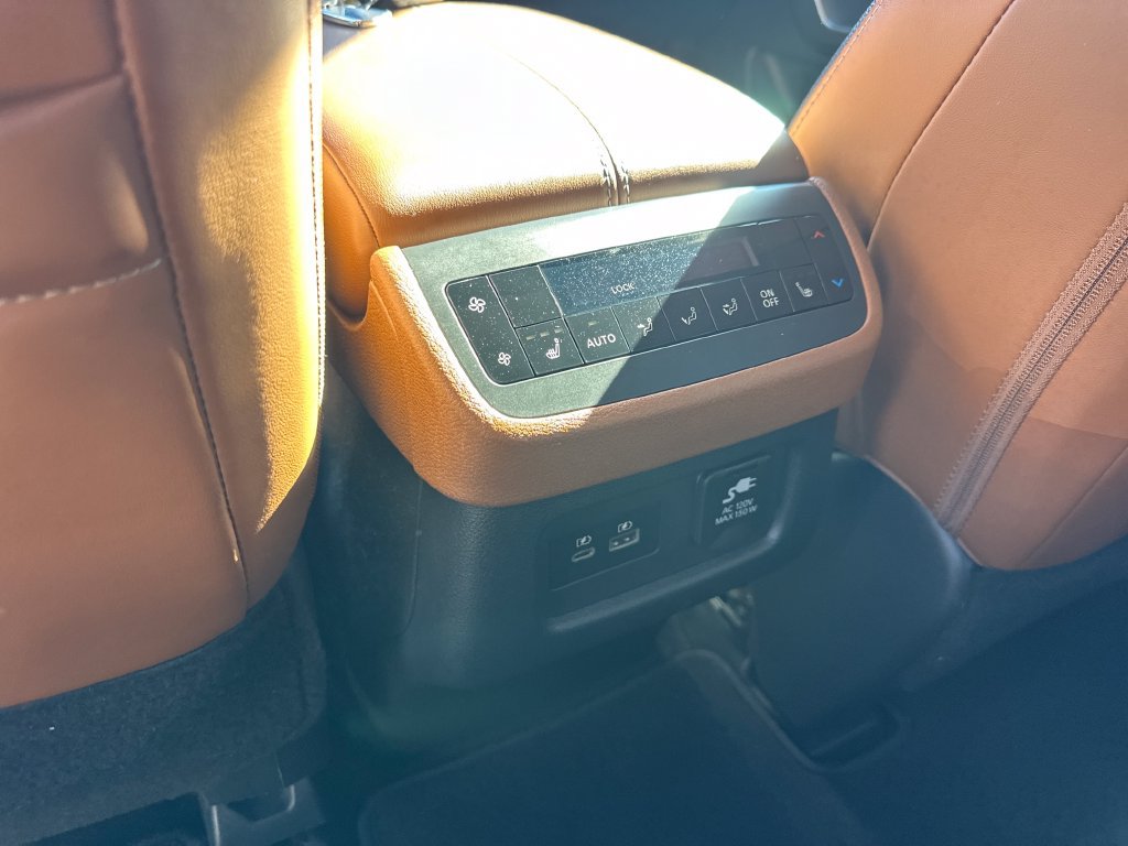 Used 2023 Nissan Pathfinder Platinum w/ Lighting Package (N93) AWD/4WD image 19