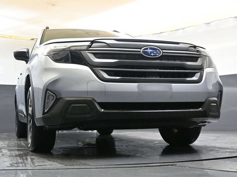 Used 2025 Subaru Forester Premium AWD/4WD image 44