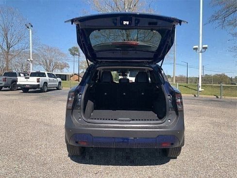 New 2025 Nissan Kicks SR w/ Illumination Package image 5