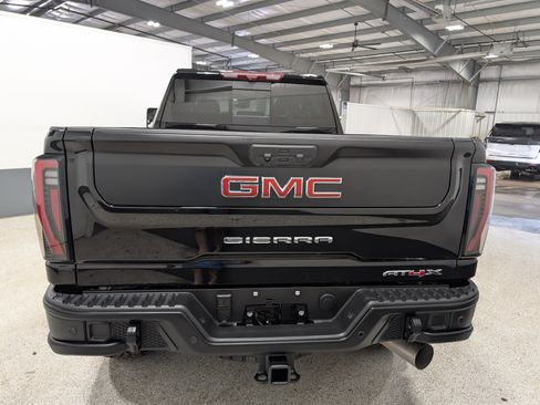Used 2025 GMC Sierra 2500 AT4X w/ AT4X AEV Edition AWD/4WD image 4