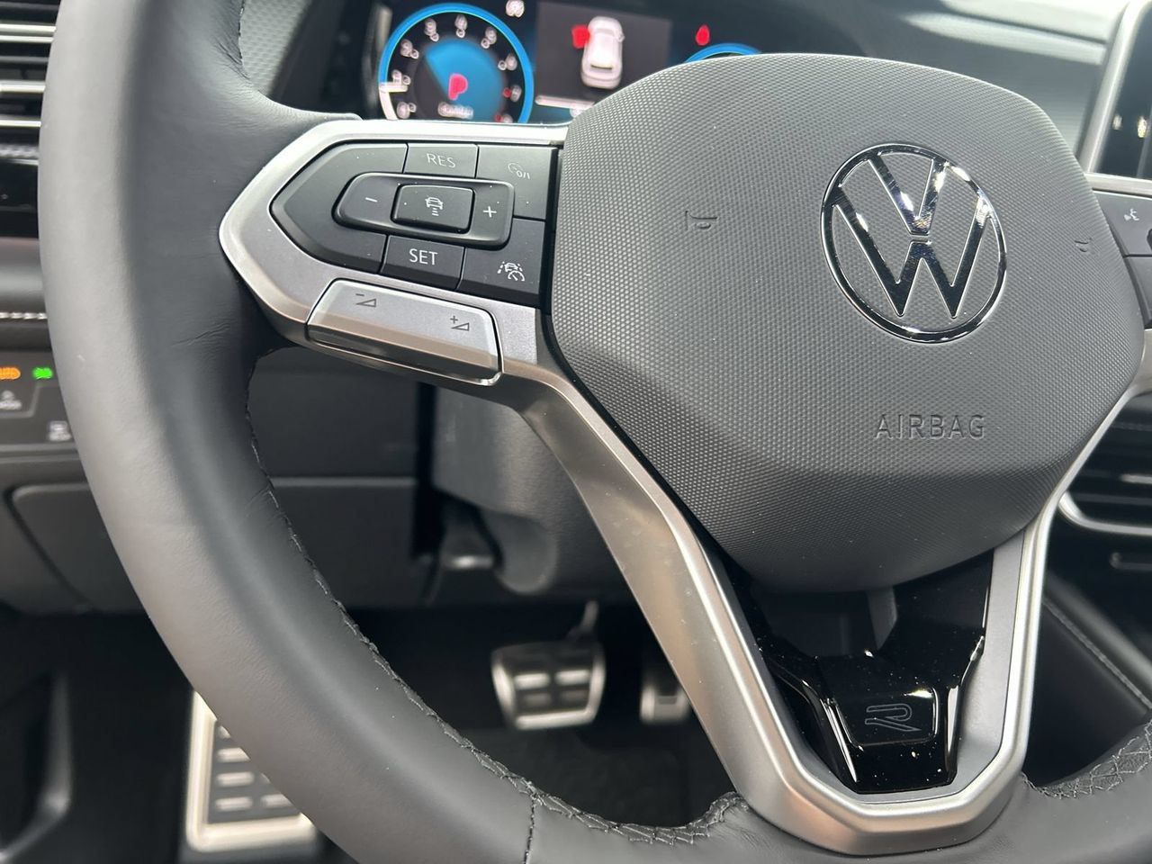 New 2026 Volkswagen Atlas Cross Sport SEL Premium R-Line AWD/4WD image 18