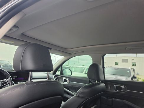 Used 2022 Kia Sorento SX FWD image 12