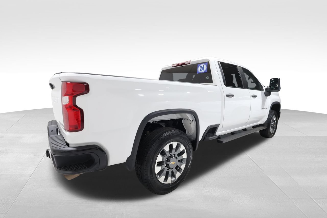 Used 2024 Chevrolet Silverado 2500 Custom w/ Custom Convenience Package AWD/4WD image 4