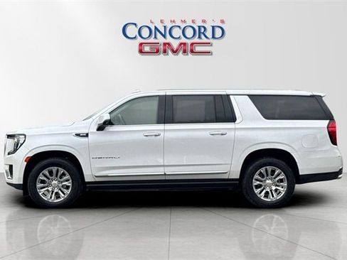 Used 2023 GMC Yukon XL Denali image 8