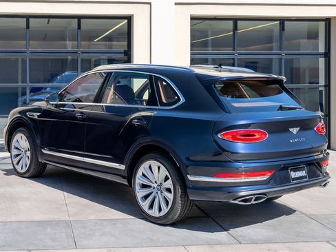 Used 2024 Bentley Bentayga image 14
