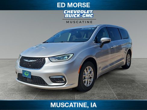 Used 2023 Chrysler Pacifica Touring-L FWD image 1