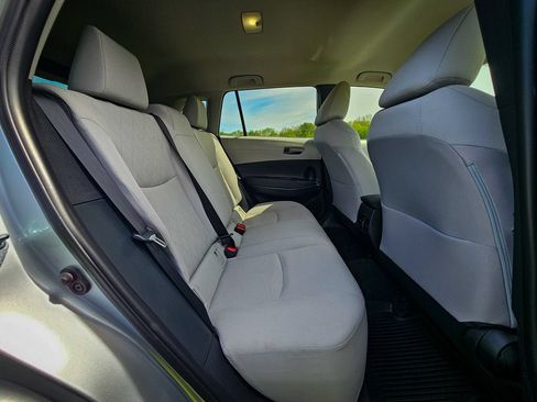 Used 2023 Toyota Corolla Cross L AWD/4WD image 33