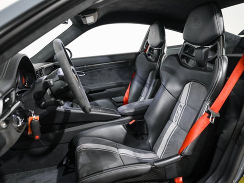 Used 2018 Porsche 911 GT3 w/ Sport Chrono Package image 29
