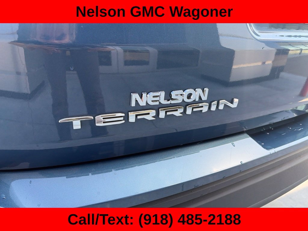 Used 2024 GMC Terrain SLE w/ Driver Convenience Package FWD image 7