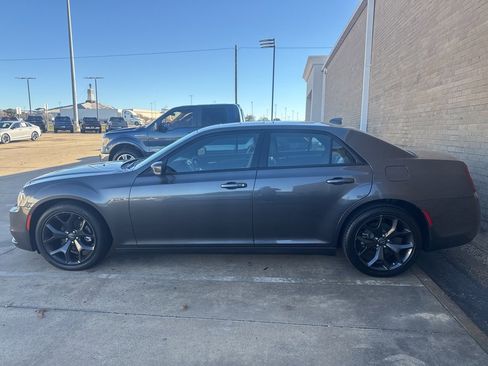 Used 2023 Chrysler 300 S image 8
