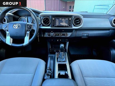 Used 2019 Toyota Tacoma SR5 AWD/4WD image 16