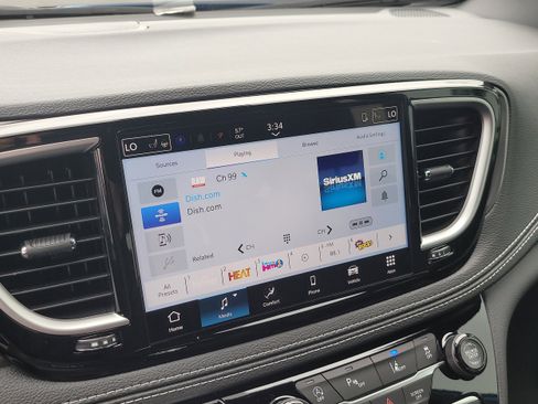 New 2026 Chrysler Pacifica Select image 18