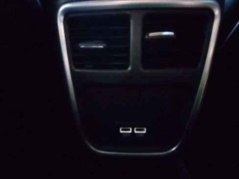 Used 2015 Dodge Charger SXT image 37