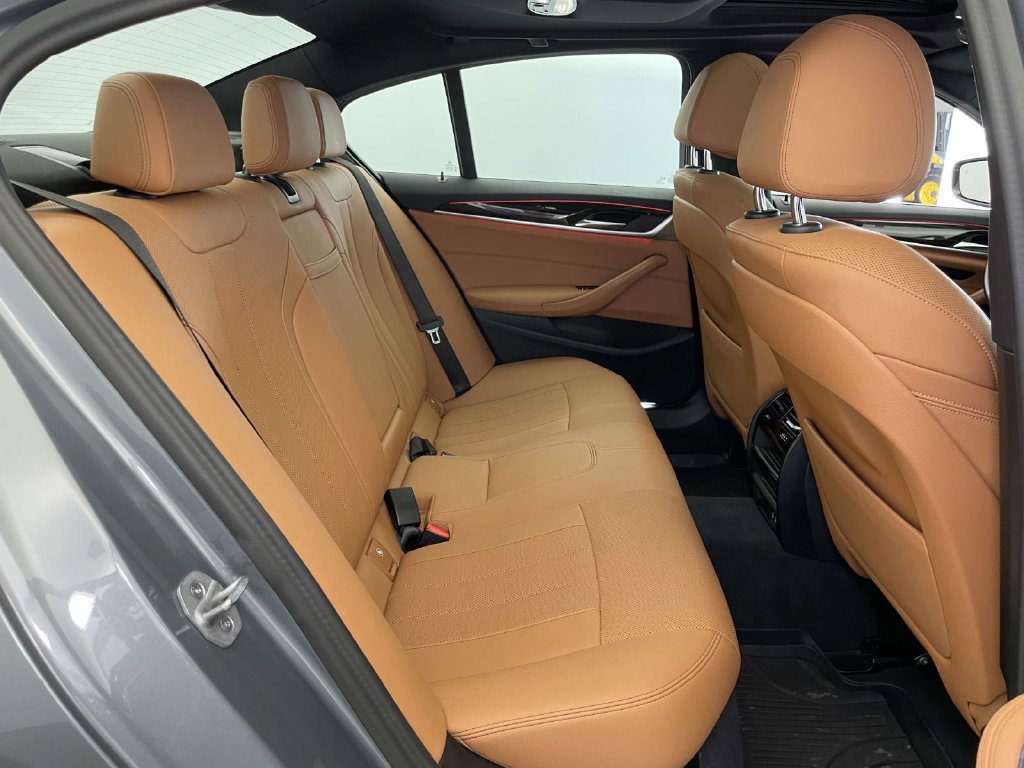 Used 2023 BMW 530e xDrive w/ Convenience Package AWD/4WD image 21