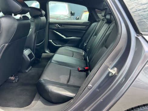 Used 2018 Honda Accord Sport image 8