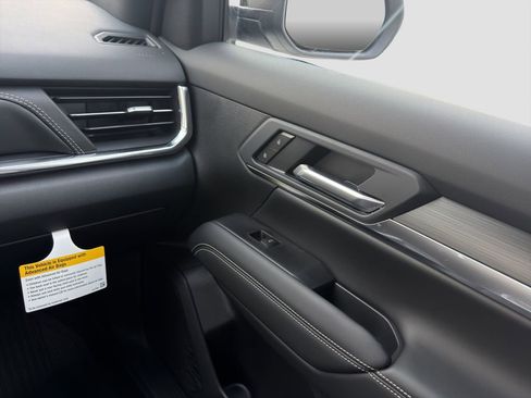 New 2026 GMC Terrain Elevation w/ Elevation Premium Package FWD image 25