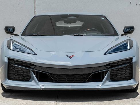 Used 2025 Chevrolet Corvette Z06 RWD image 5