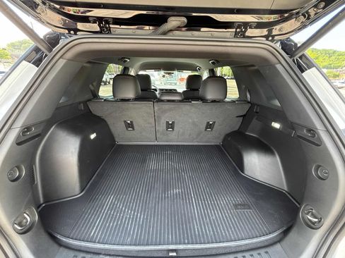 Used 2026 GMC Terrain AT4 w/ LPO, Floor Liner Package AWD/4WD image 32
