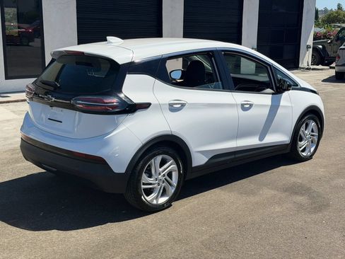 Used 2022 Chevrolet Bolt LT FWD image 5