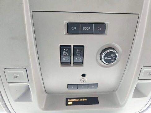 Used 2017 GMC Yukon Denali w/ Open Road Package image 38