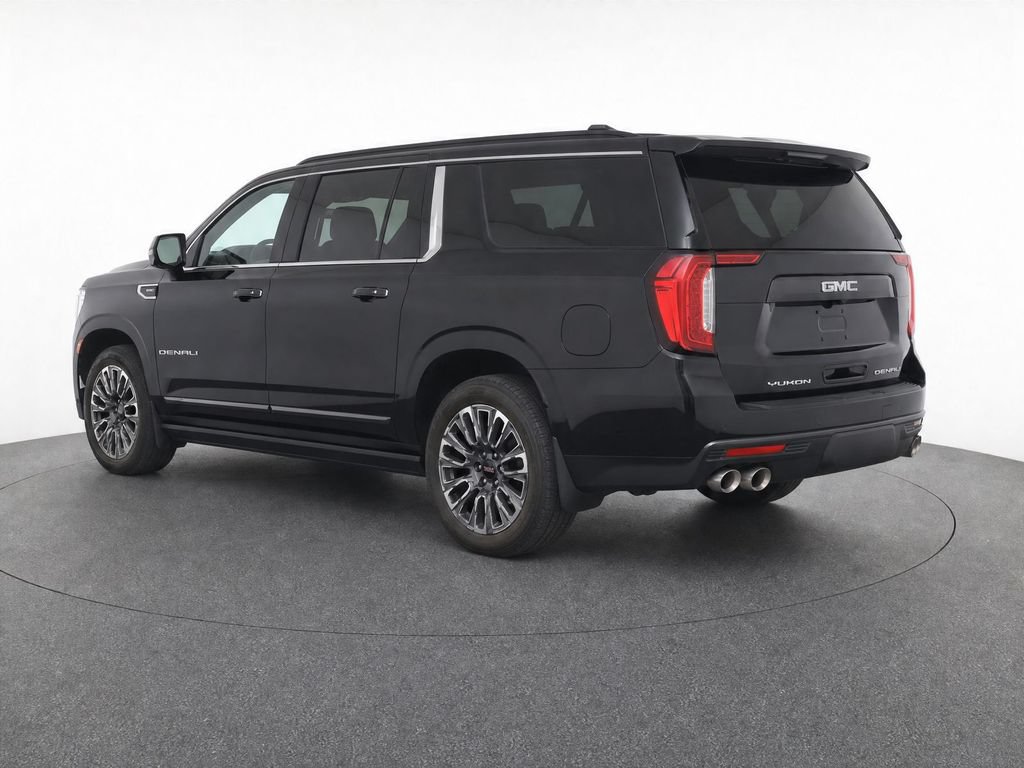 Used 2023 GMC Yukon XL Denali Ultimate AWD/4WD image 3