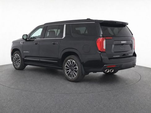 Used 2023 GMC Yukon XL Denali Ultimate AWD/4WD image 3