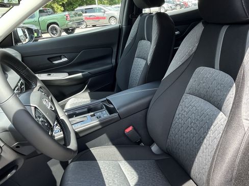 New 2026 Nissan Sentra SV w/ SV Convenience Package FWD image 13