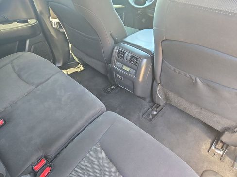Certified 2020 Nissan Pathfinder SV FWD image 11