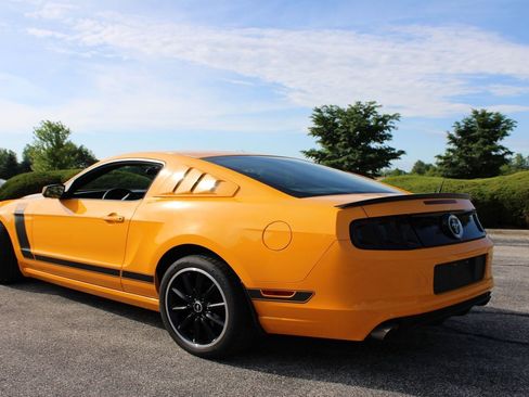 Used 2013 Ford Mustang Boss 302 w/ Boss 302 Accessory Pkg image 18