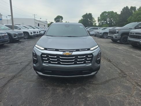 New 2026 Chevrolet Equinox LT w/ Convenience Package II FWD image 2