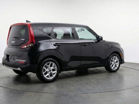 Used 2025 Kia Soul LX w/ LX Technology Package FWD image 9